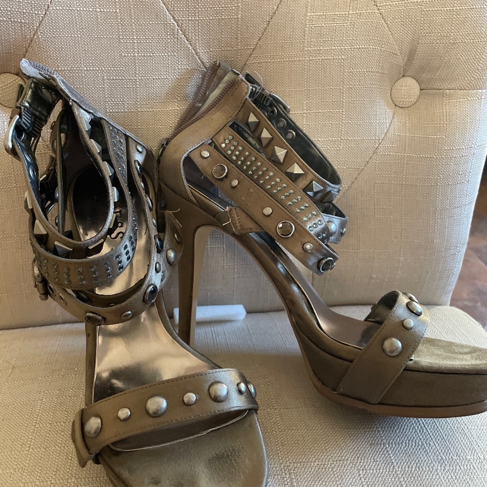 Guess strap stud high heel